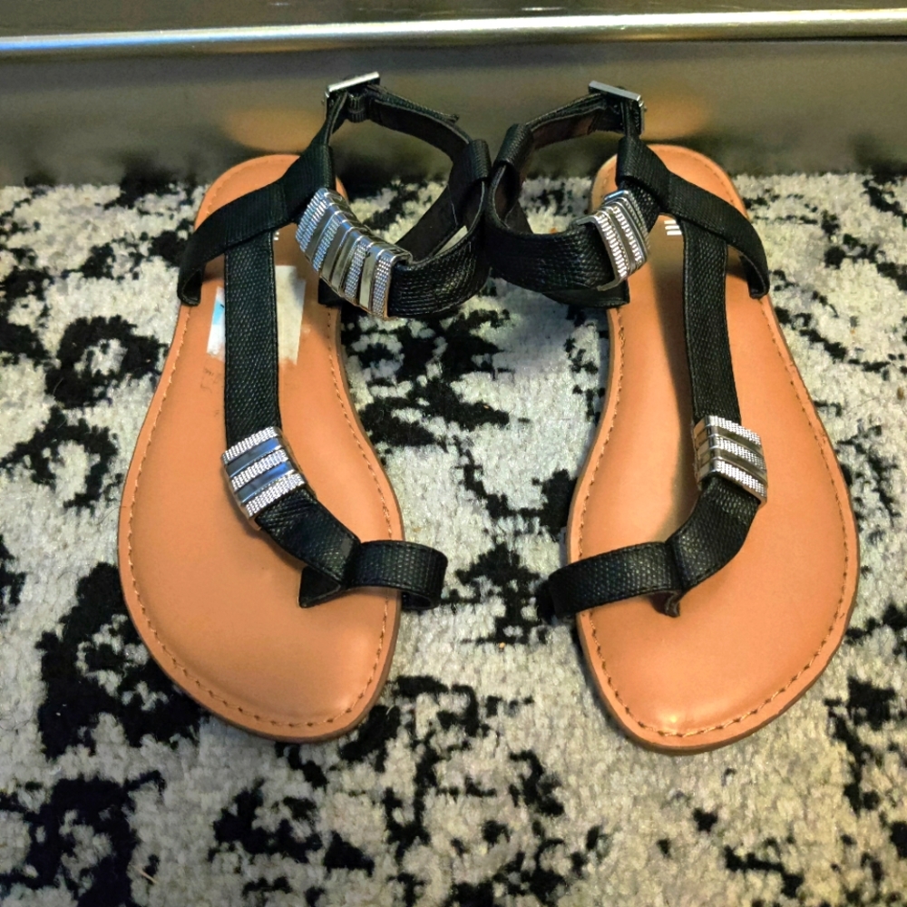 Bar III sandals never worn